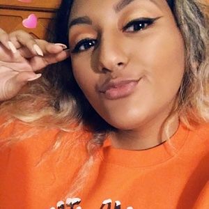 Meet your Posher, Alicia